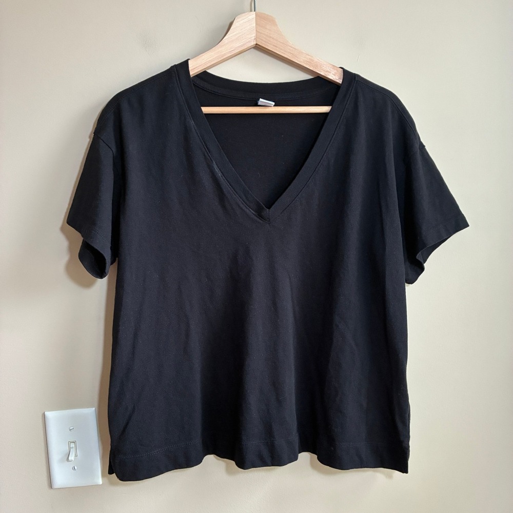 Old Navy Vintage Tee V-Neck T-Shirt M Black Womens 100% Cotton Short Sleeve